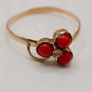 18k Solid Gold Coral Trefoil Vintage Ring- Size 8
